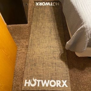 Hotworx mat and towel